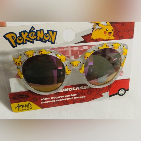 Pokémon Pikachu girl’s cateye style sunglasses white.pink plaid - Picture 6 of 6